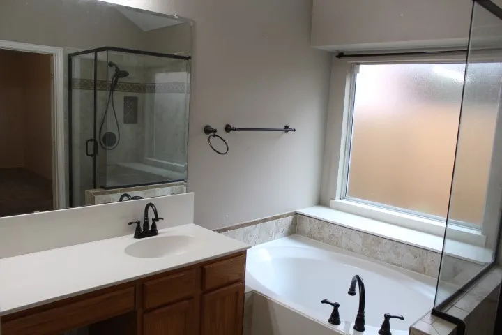 1070 Hillwood Drive Saginaw, TX 76179