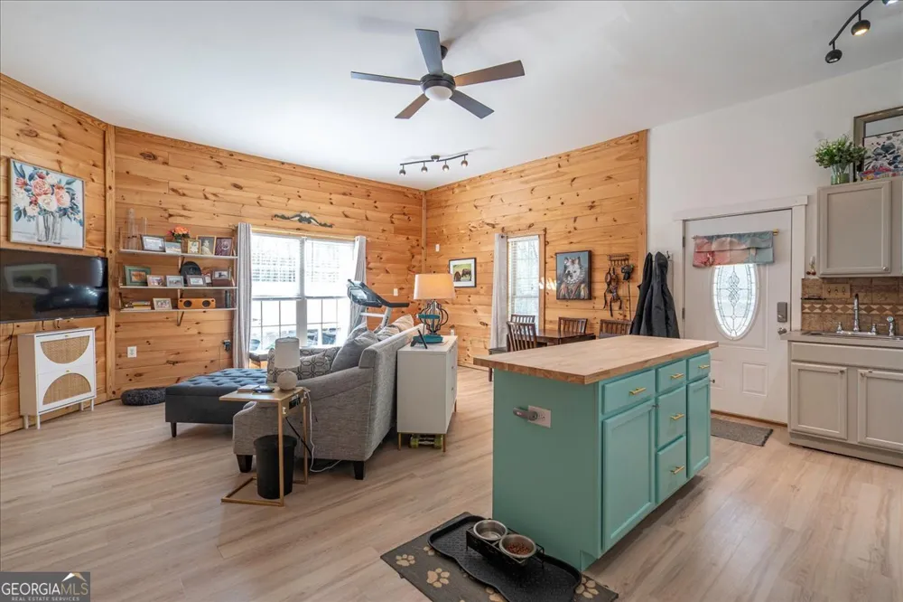 102 Beaverdam Creek RD Winterville, GA 30683