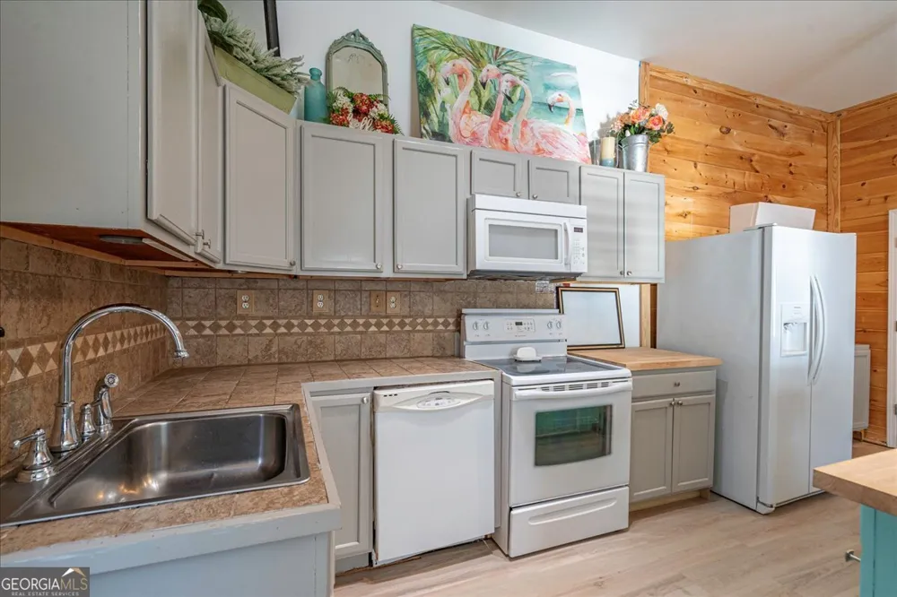 102 Beaverdam Creek RD Winterville, GA 30683