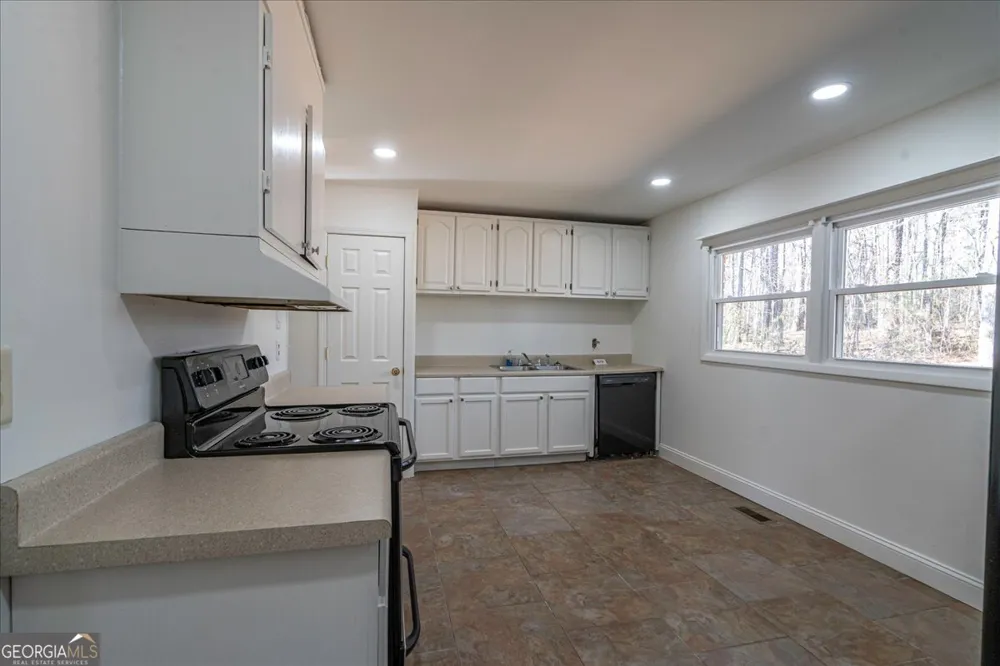 102 Beaverdam Creek RD Winterville, GA 30683