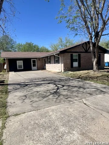 907 Big Bend Dr Beeville, TX 78102