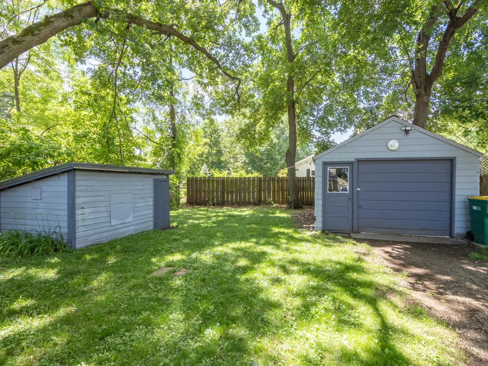 2206 Clarence Drive Portage, MI 49002