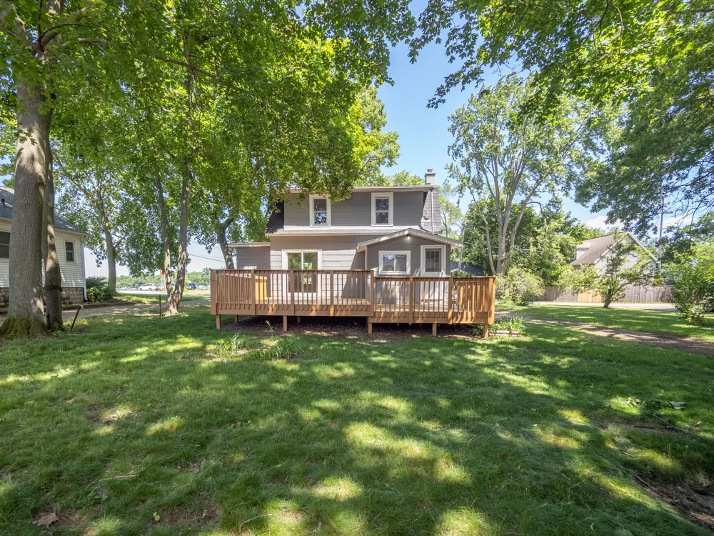 2206 Clarence Drive Portage, MI 49002