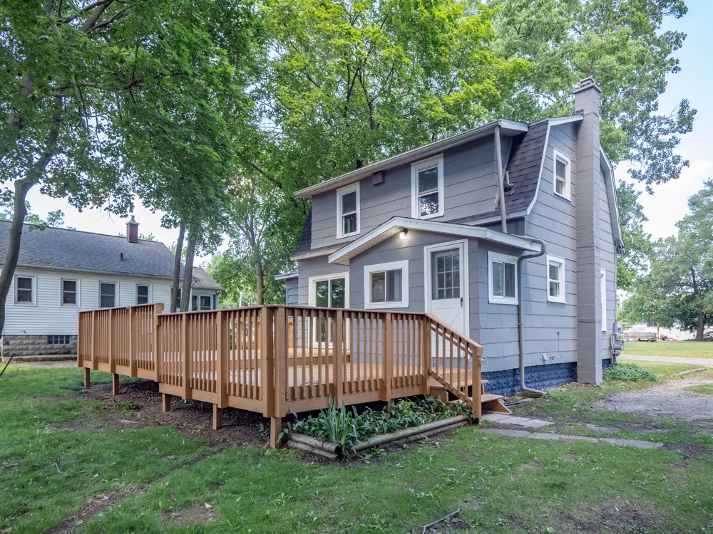 2206 Clarence Drive Portage, MI 49002