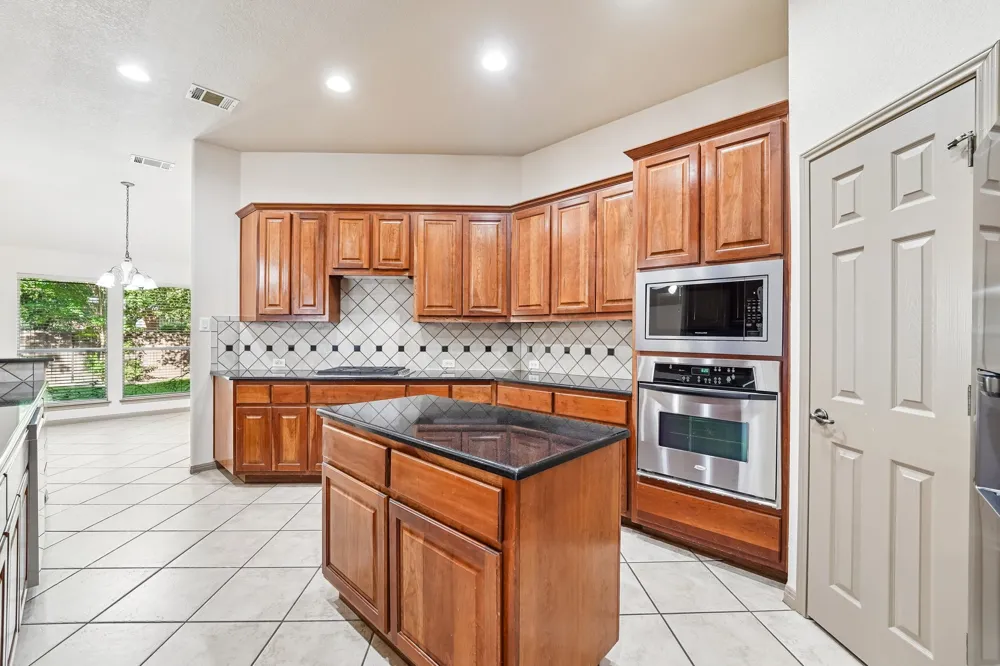 10028 Lisi Anne Drive Austin, TX 78717