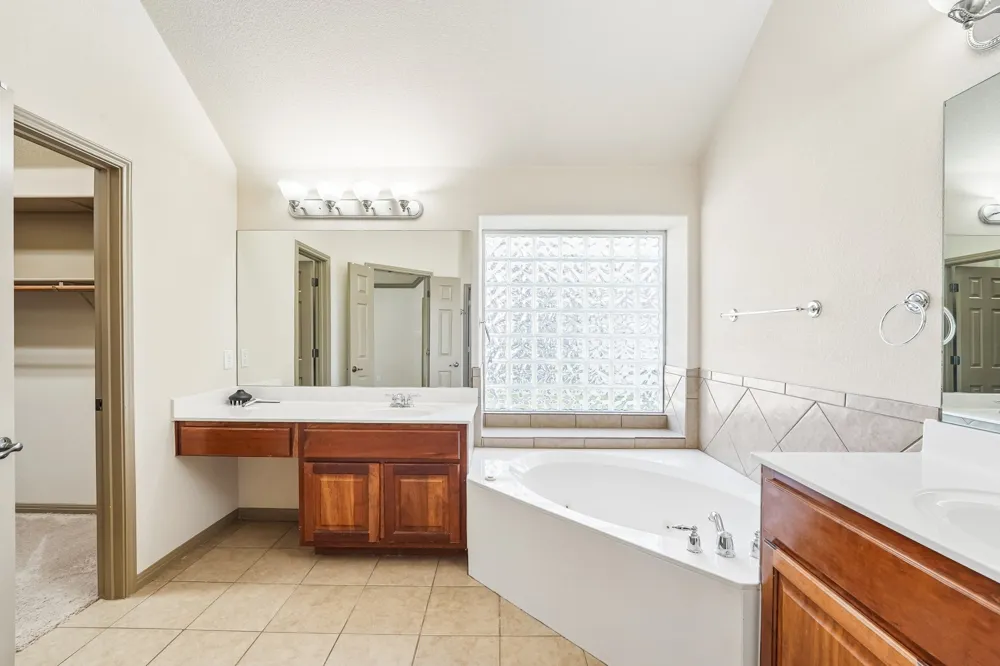 10028 Lisi Anne Drive Austin, TX 78717