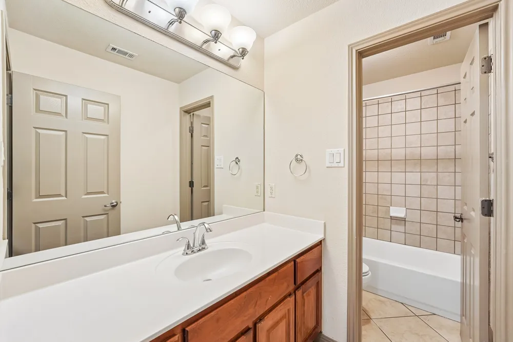 10028 Lisi Anne Drive Austin, TX 78717