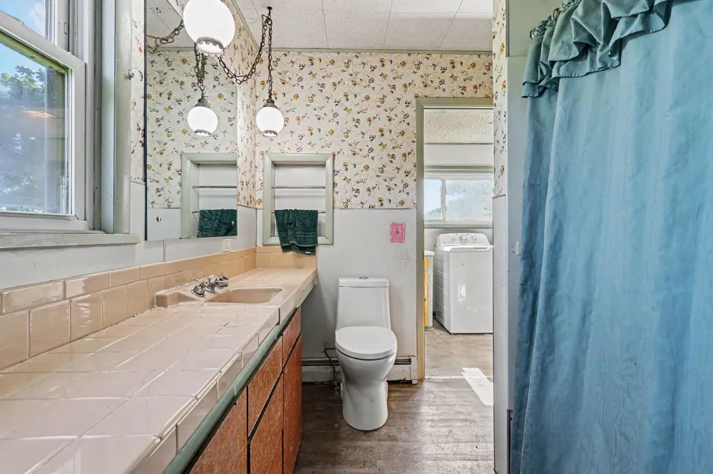 6923 Young Road Bellevue, MI 49021