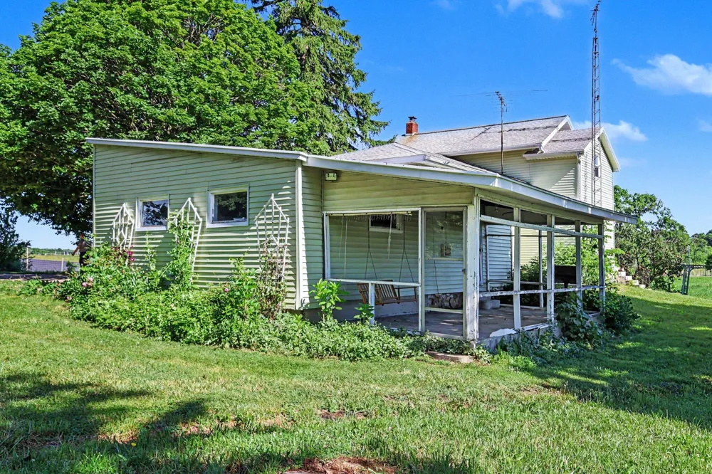 6923 Young Road Bellevue, MI 49021