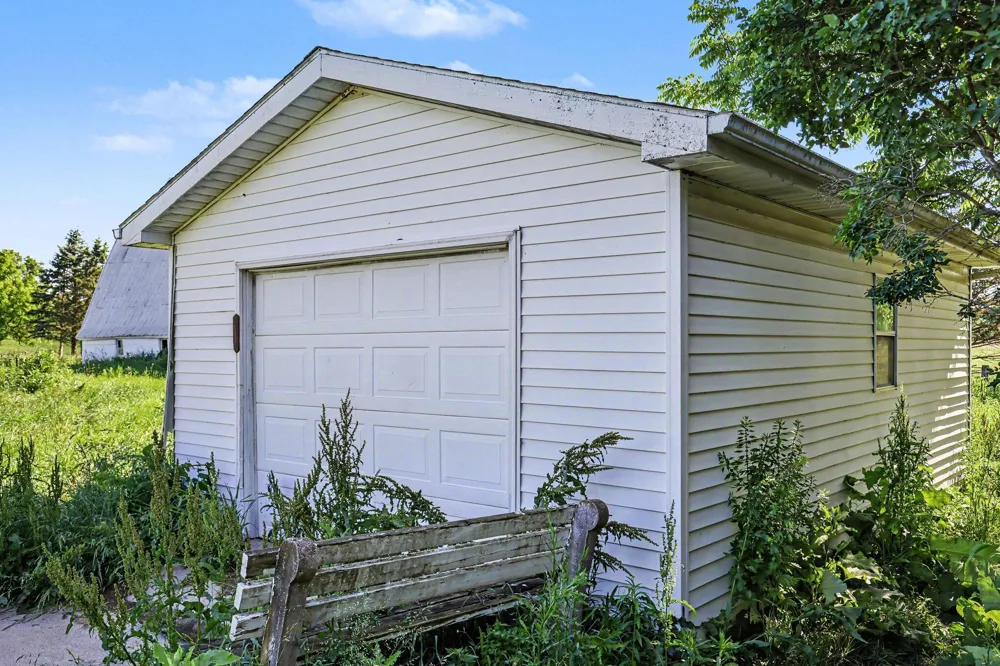 6923 Young Road Bellevue, MI 49021