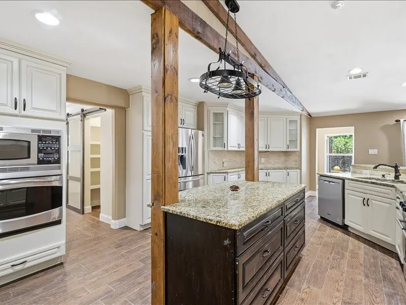 200 Timberlane Terrace Euless, TX 76039