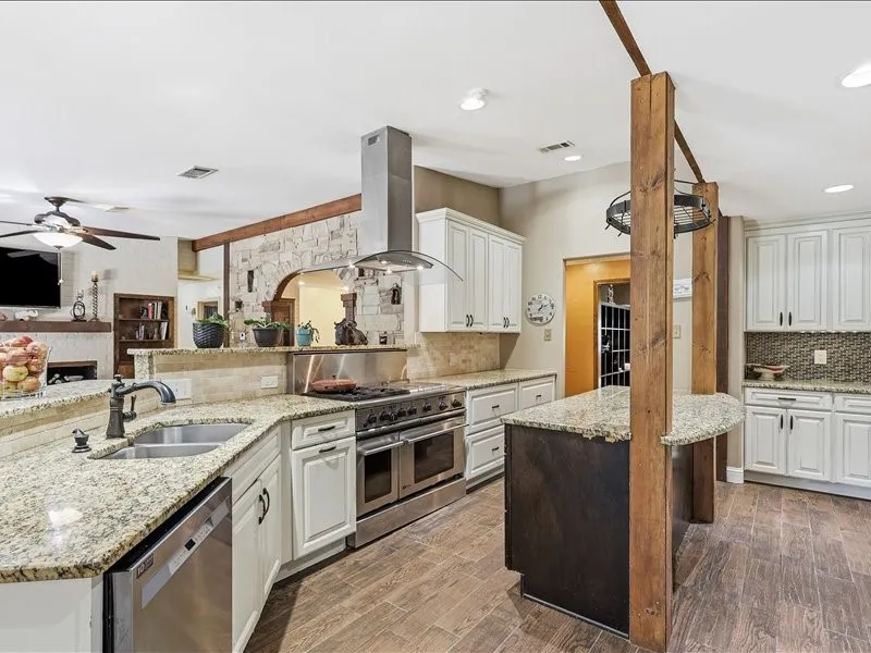 200 Timberlane Terrace Euless, TX 76039