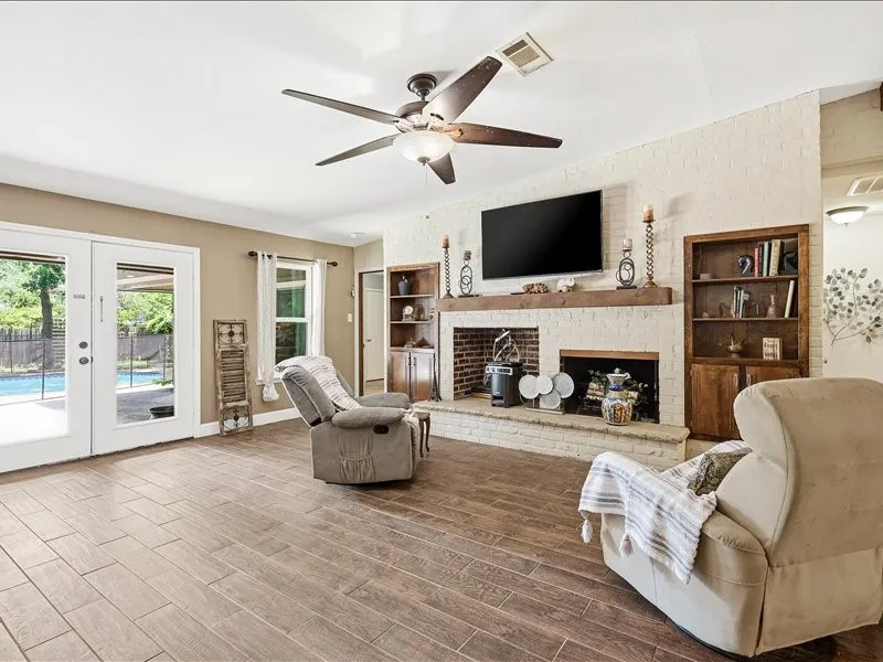 200 Timberlane Terrace Euless, TX 76039