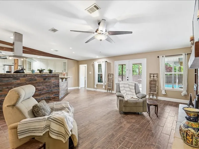 200 Timberlane Terrace Euless, TX 76039
