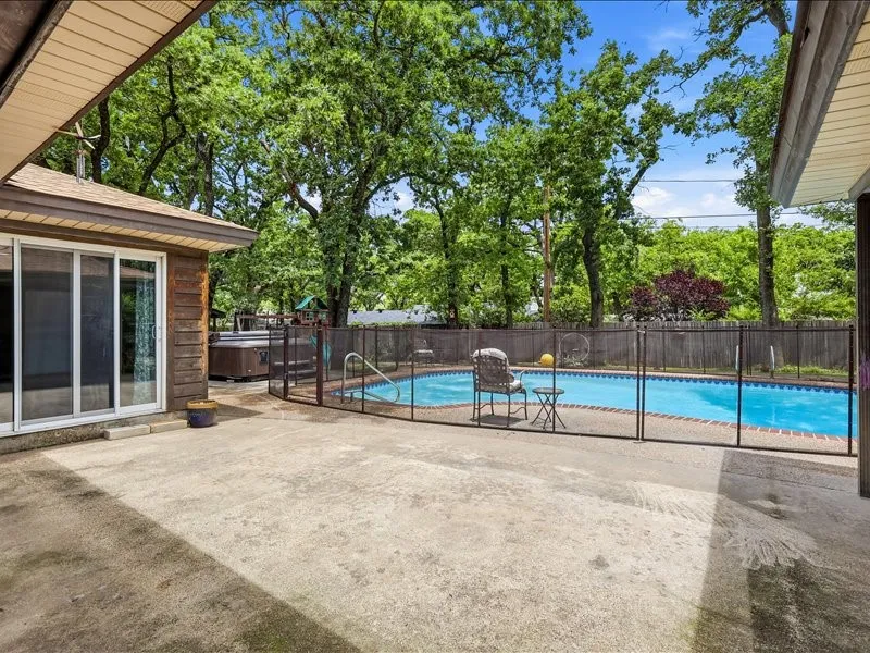 200 Timberlane Terrace Euless, TX 76039