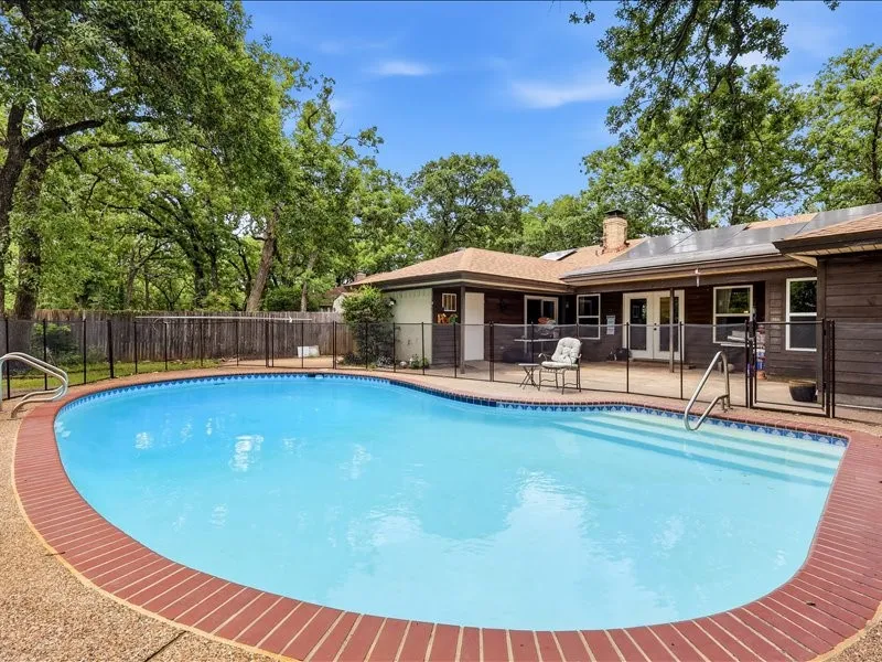 200 Timberlane Terrace Euless, TX 76039