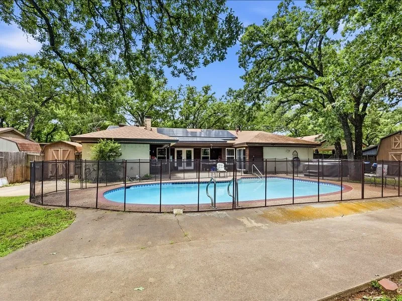 200 Timberlane Terrace Euless, TX 76039