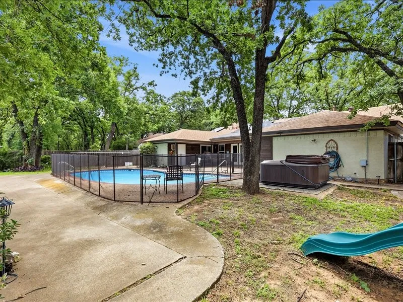 200 Timberlane Terrace Euless, TX 76039