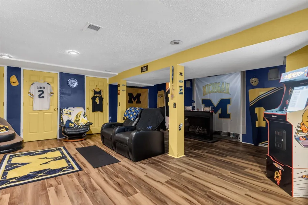 9884 W Outer Drive W Detroit, MI 48223