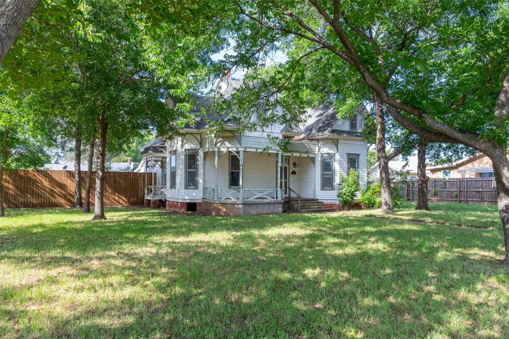 601 W 3rd Street Baird, TX 79504