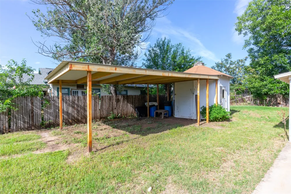 601 W 3rd Street Baird, TX 79504