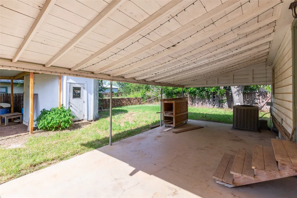 601 W 3rd Street Baird, TX 79504