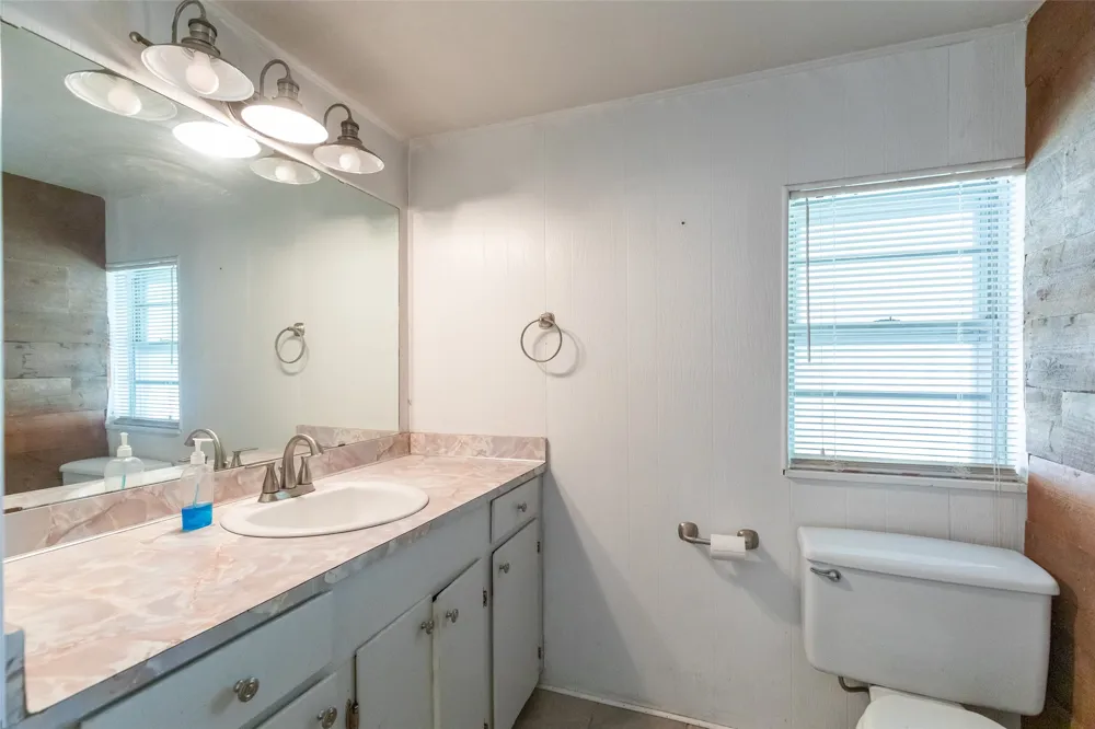 601 W 3rd Street Baird, TX 79504