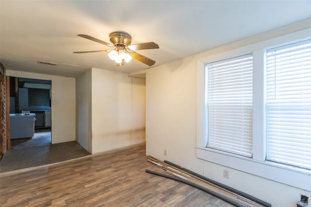 601 W 3rd Street Baird, TX 79504