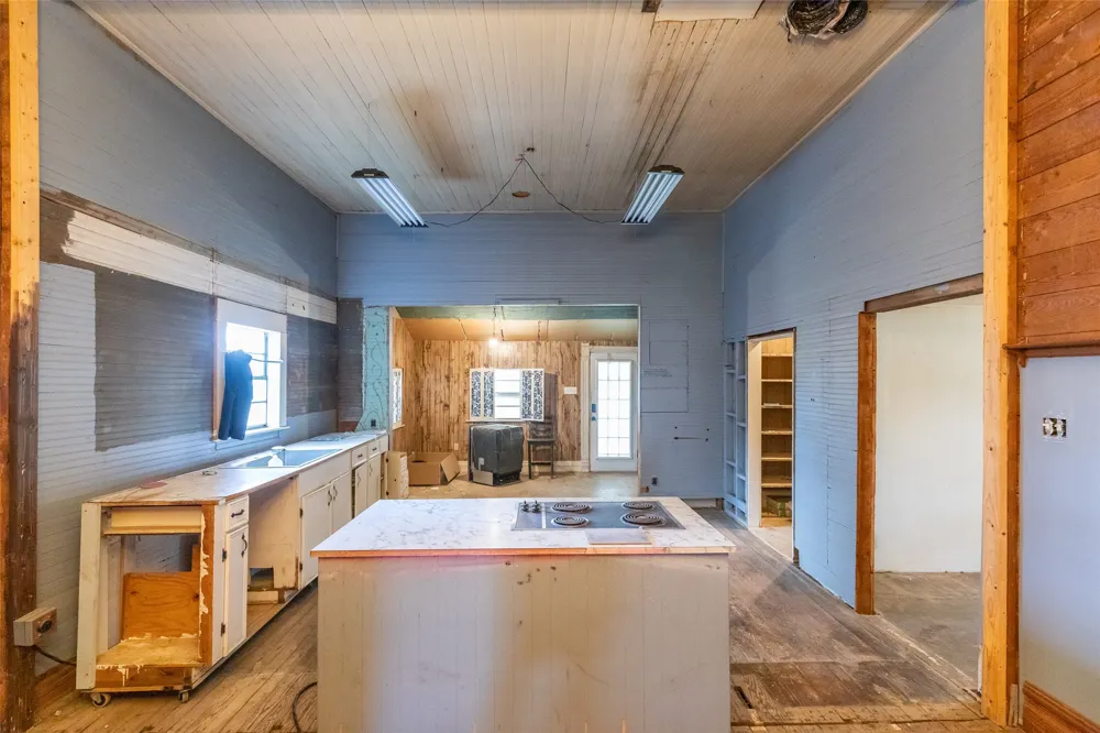 601 W 3rd Street Baird, TX 79504