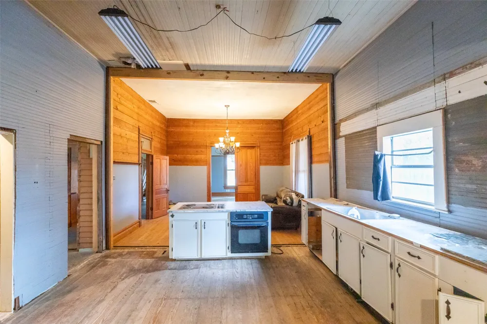 601 W 3rd Street Baird, TX 79504
