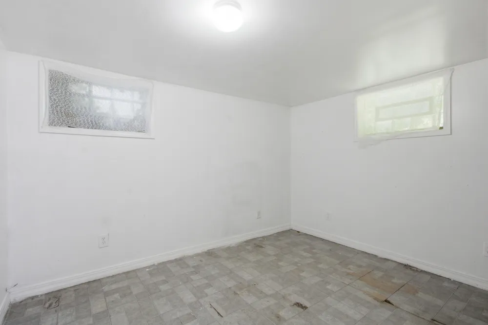 182 Summit Street Pontiac, MI 48342