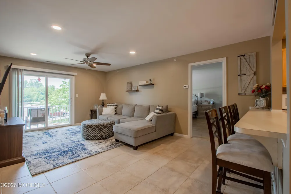 414 Wedgewood Circle #25 Belford, NJ 07718