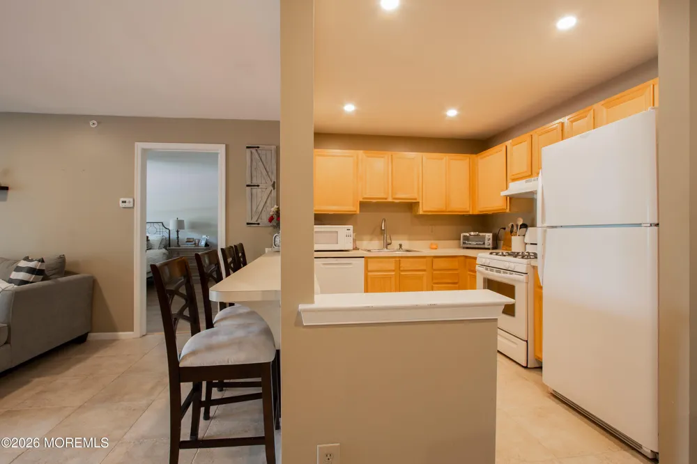 414 Wedgewood Circle #25 Belford, NJ 07718