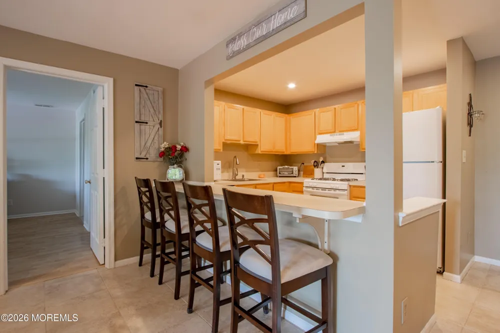 414 Wedgewood Circle #25 Belford, NJ 07718