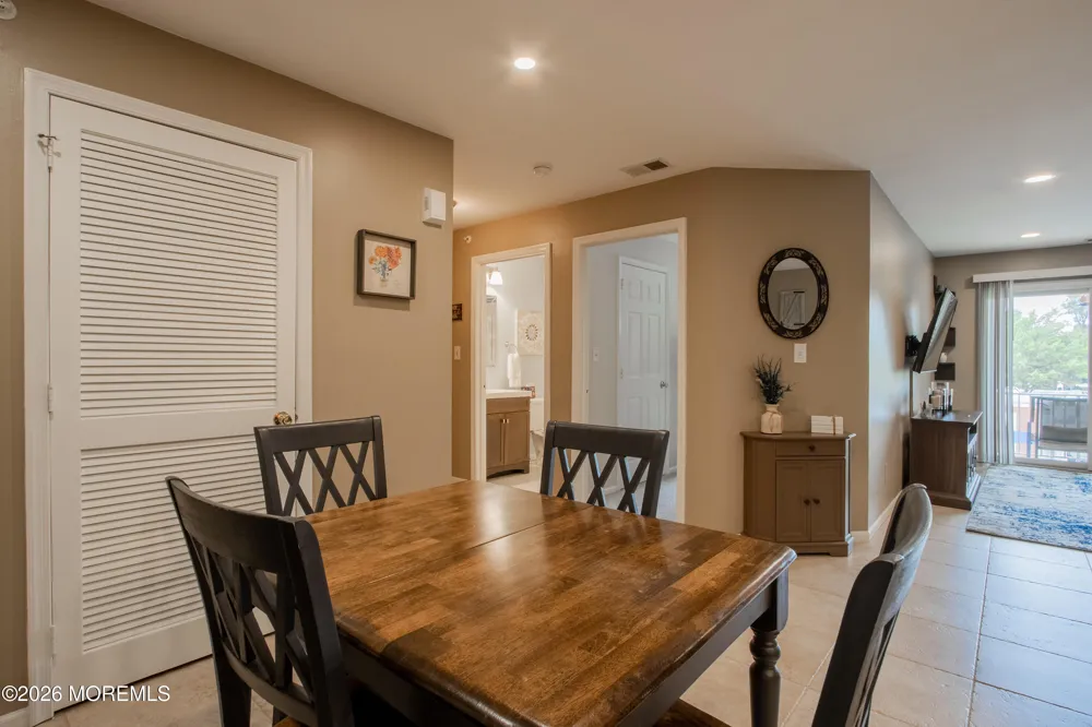 414 Wedgewood Circle #25 Belford, NJ 07718