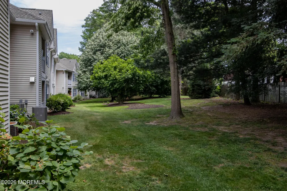 414 Wedgewood Circle #25 Belford, NJ 07718