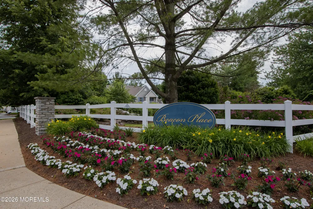 414 Wedgewood Circle #25 Belford, NJ 07718