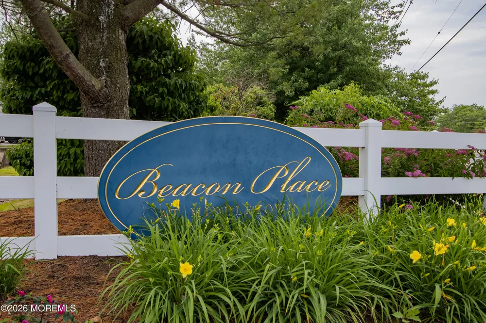 414 Wedgewood Circle #25 Belford, NJ 07718