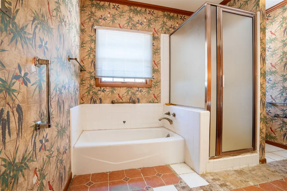 908 W Barnes Avenue Comanche, TX 76442