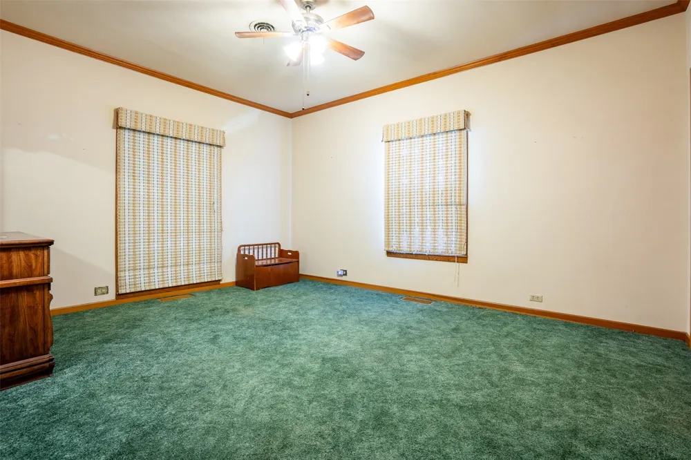 908 W Barnes Avenue Comanche, TX 76442