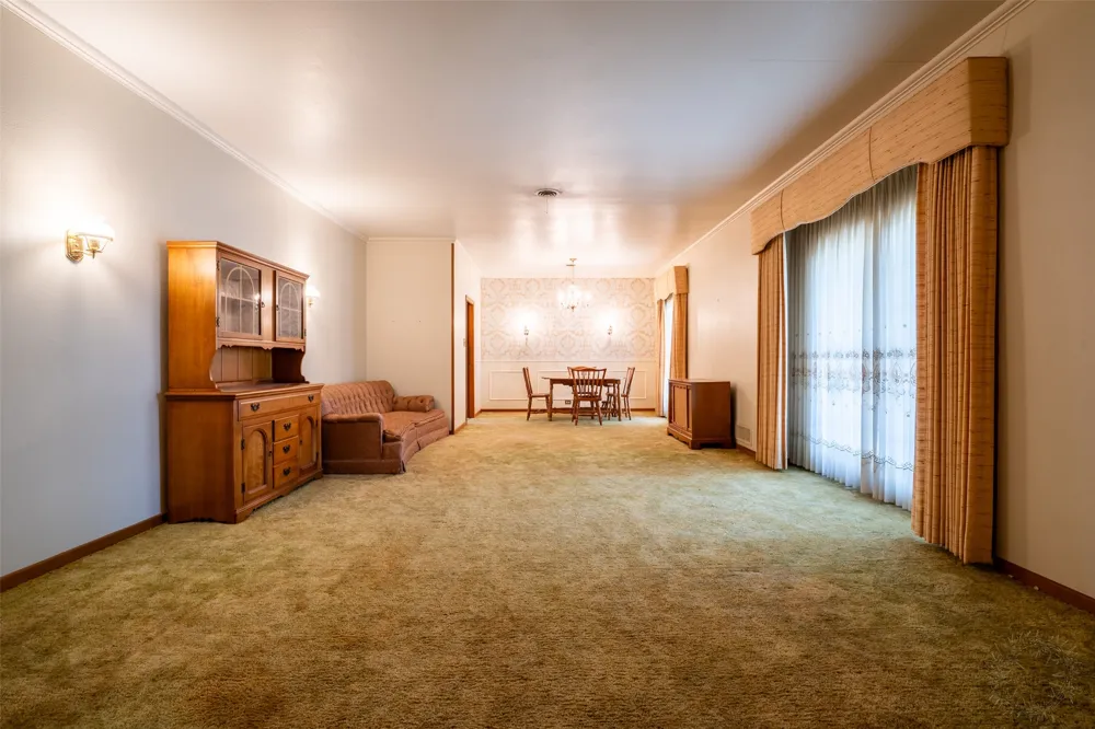 908 W Barnes Avenue Comanche, TX 76442