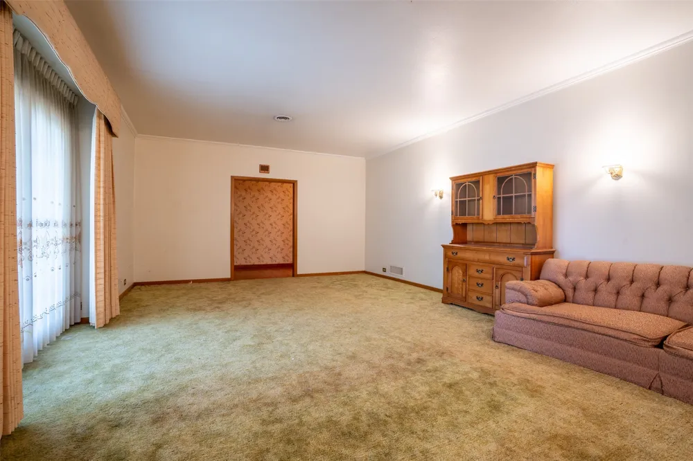 908 W Barnes Avenue Comanche, TX 76442