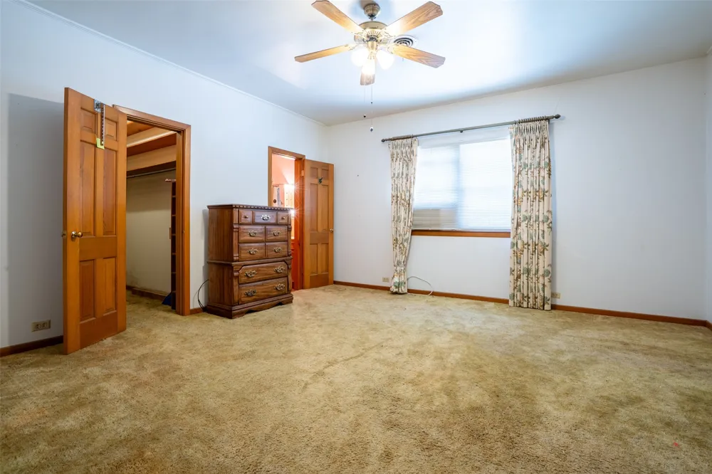 908 W Barnes Avenue Comanche, TX 76442