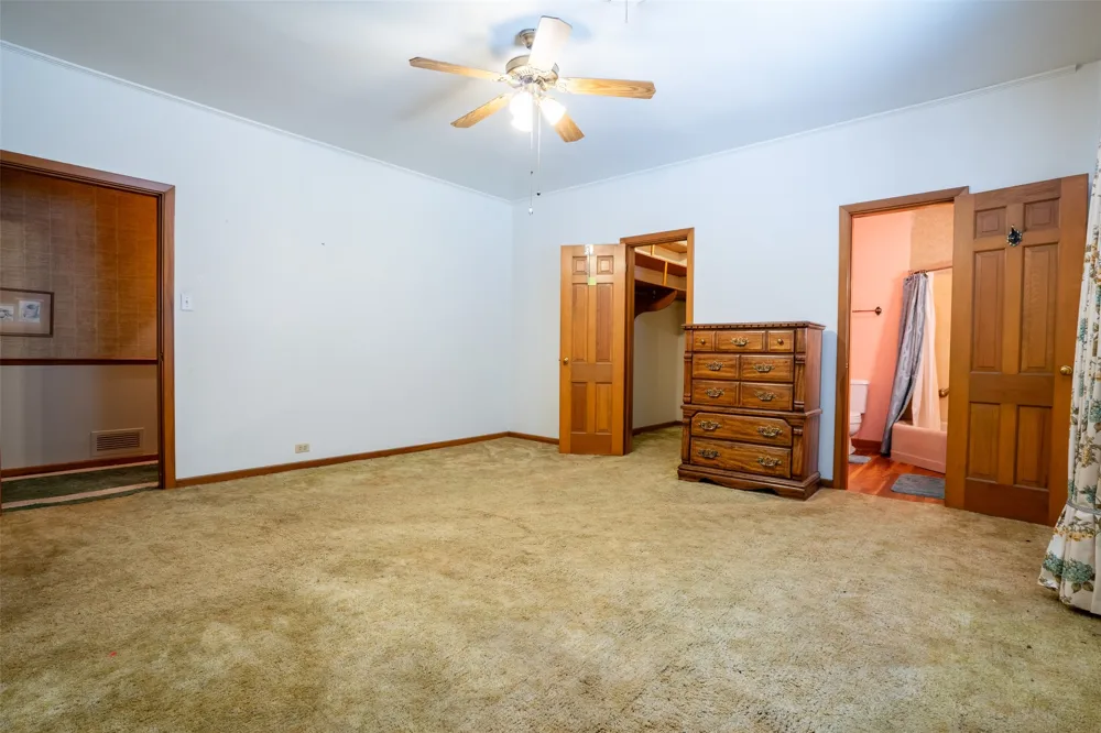 908 W Barnes Avenue Comanche, TX 76442