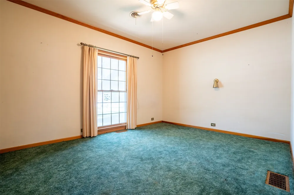 908 W Barnes Avenue Comanche, TX 76442