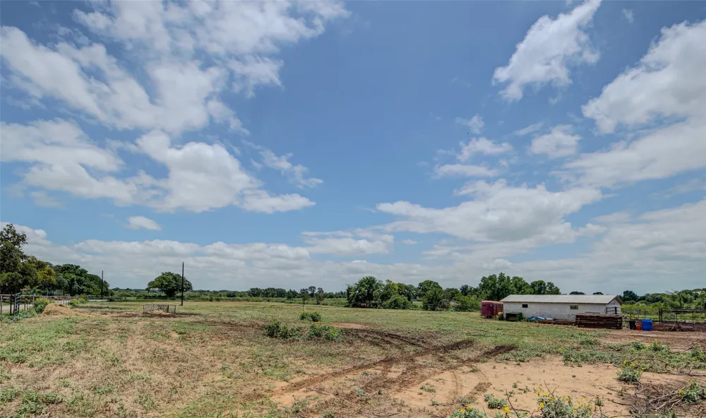 716 County Road 4757 Boyd, TX 76023