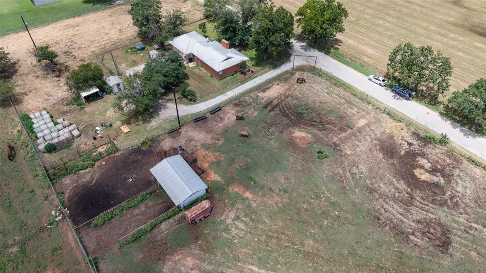 716 County Road 4757 Boyd, TX 76023