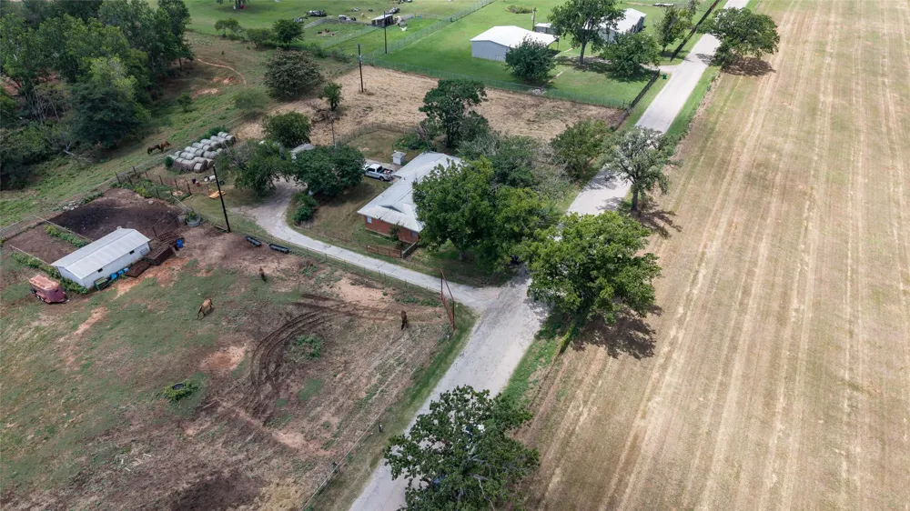 716 County Road 4757 Boyd, TX 76023