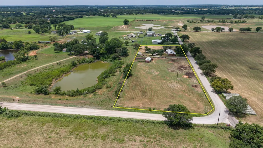 716 County Road 4757 Boyd, TX 76023