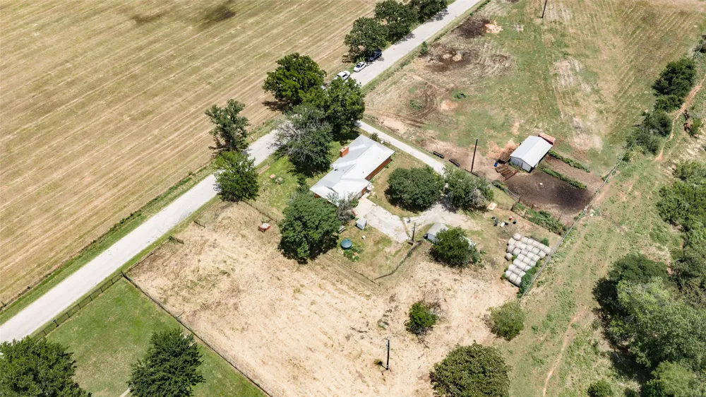 716 County Road 4757 Boyd, TX 76023